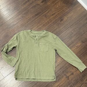 Gap size MKids Green Long Sleeve Henley Shirt worn once!